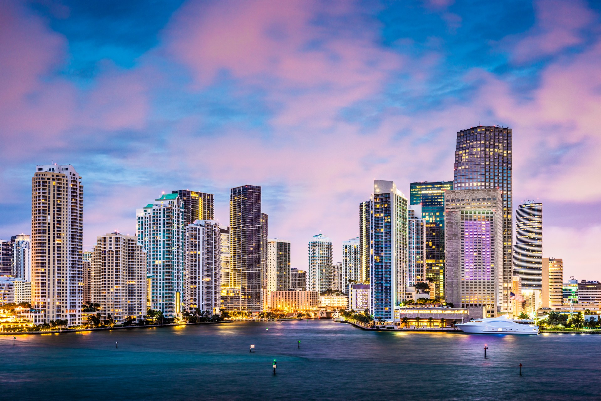Choosing A Miami Data Center – A Straightforward Guide