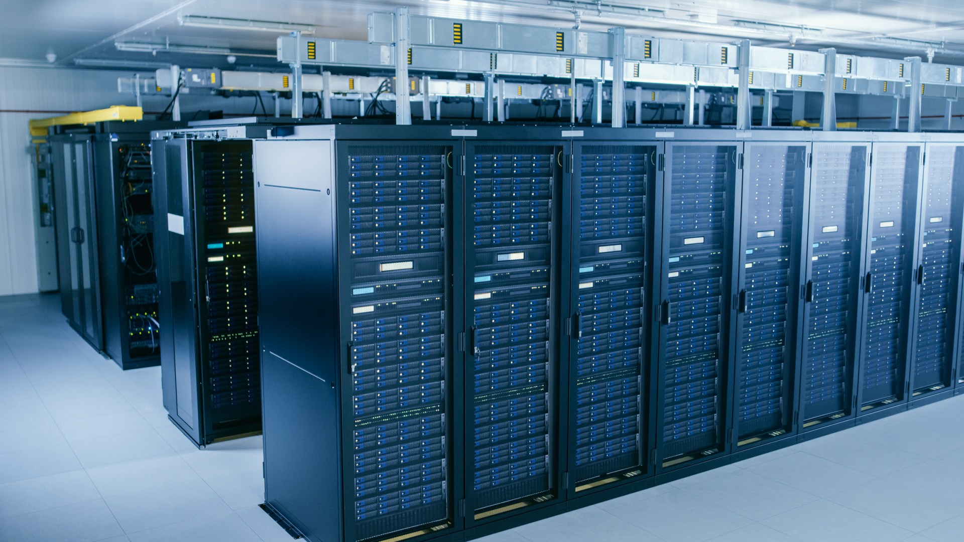 Fault Tolerance In Data Centers: Maximizing Reliability And Minimizing Downtime