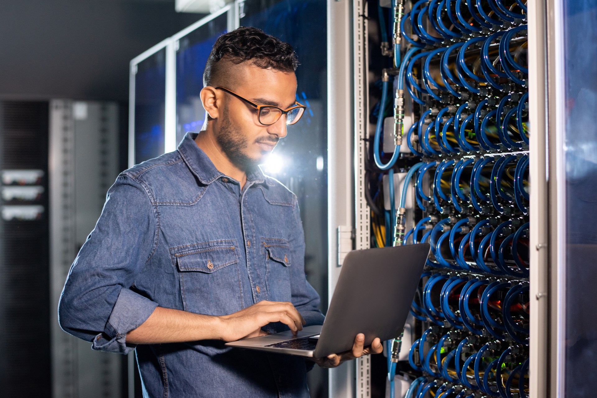 Maximizing Uptime: Proactive Measures In Data Center Monitoring And Maintenance