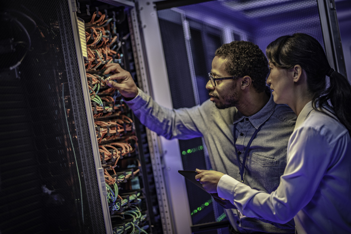 Fast And Reliable Network Connectivity: The Backbone Of Modern Data Centers